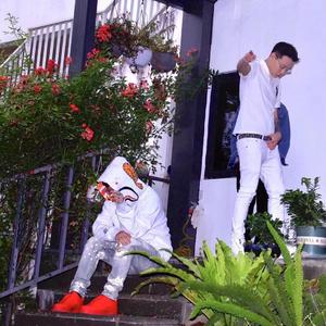 同性恋男人鸡巴操男孩屁股视频
