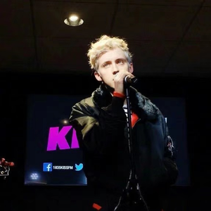 同性恋男人鸡巴操男孩屁股视频
